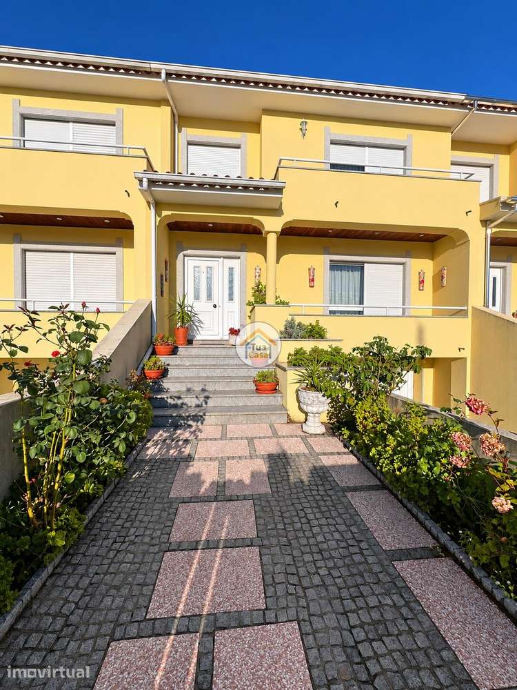 Moradia T3+1 com Jardim, Garagem e Terraço em Fiães - Grande imagem: 3/7