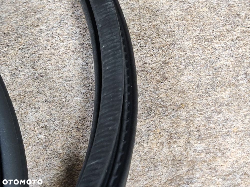 VOLVO XC40 17-21r Uszczelka Drzwi Komplet - 6