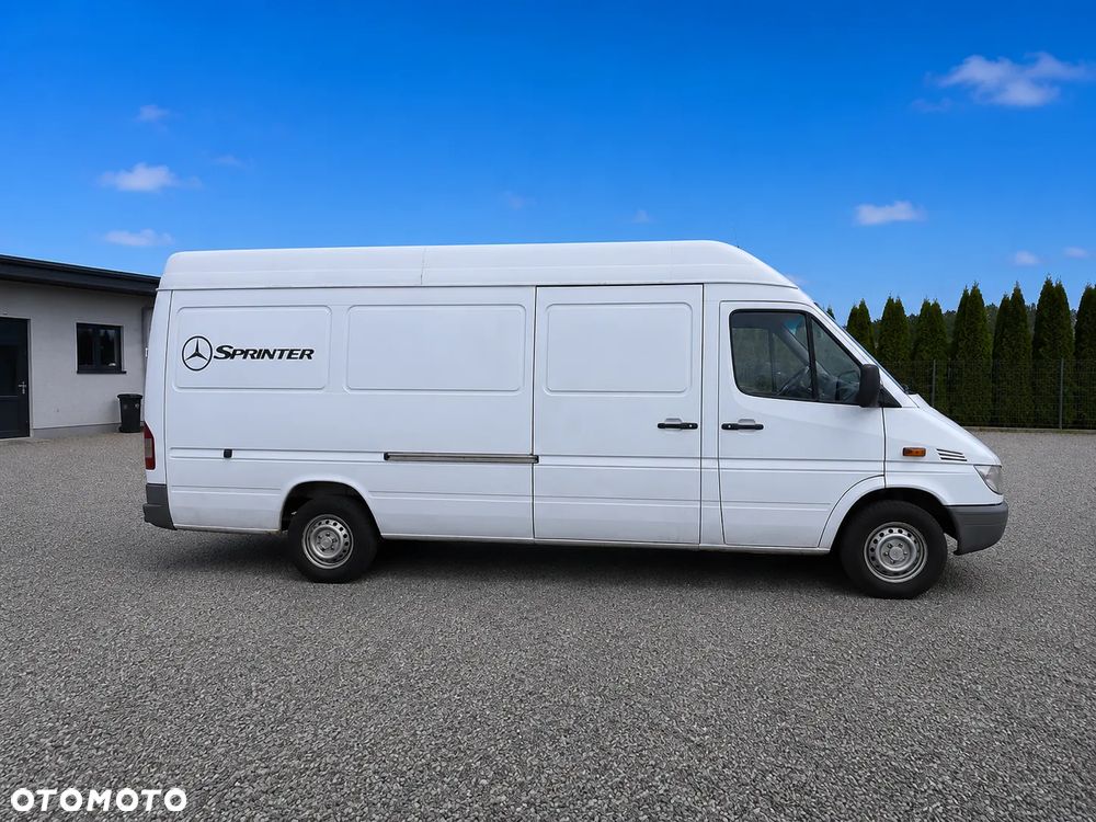Mercedes-Benz Sprinter - 5