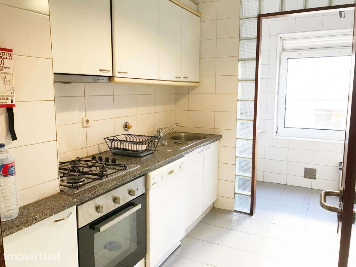 Apartamento com 3 quartos - localizado em Cedofeita Porto - Grande imagem: 4/14