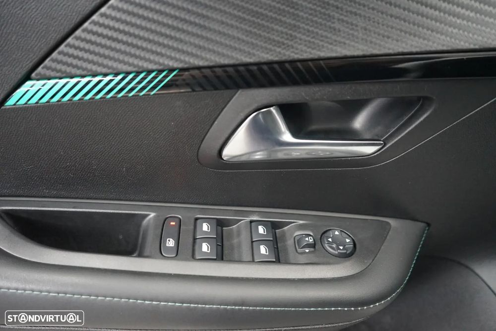 Peugeot 208 - 13