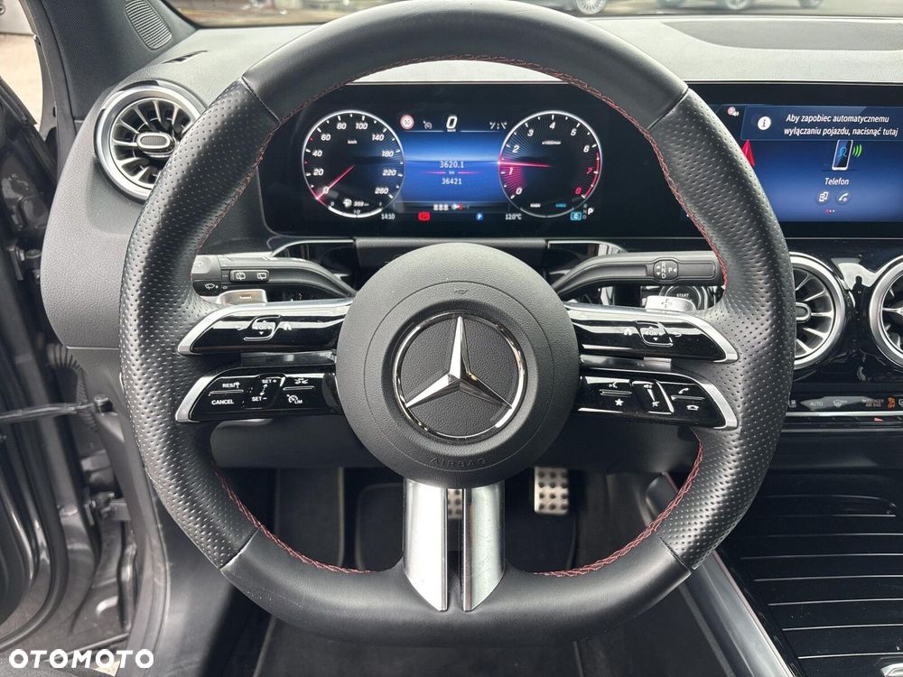 Mercedes-Benz GLA - 11