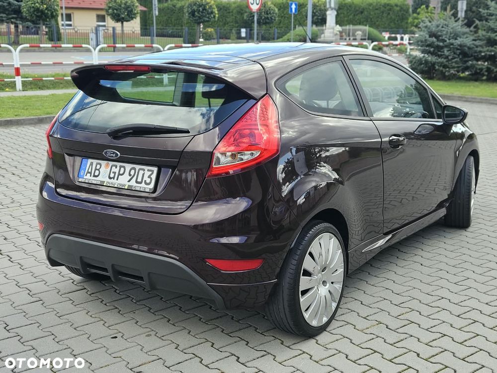 Ford Fiesta 1.25 Champions Edition - 12