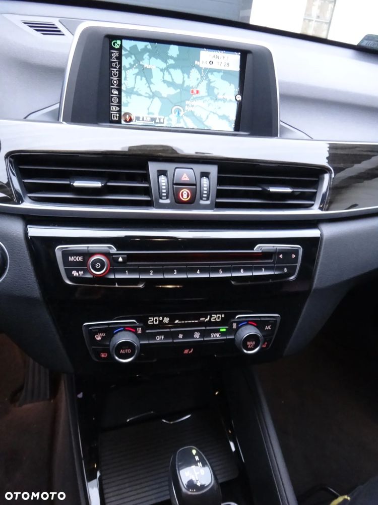 BMW X1 xDrive20i - 13