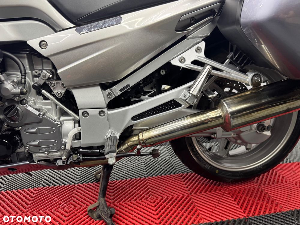 Yamaha FJR - 17