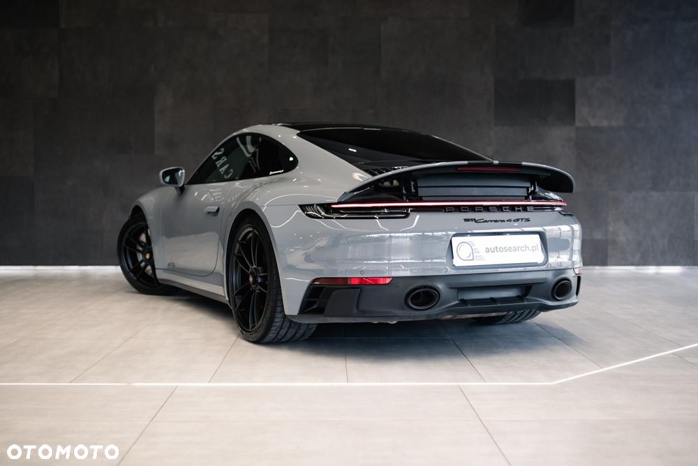 Porsche 911 Carrera 4 GTS - 7