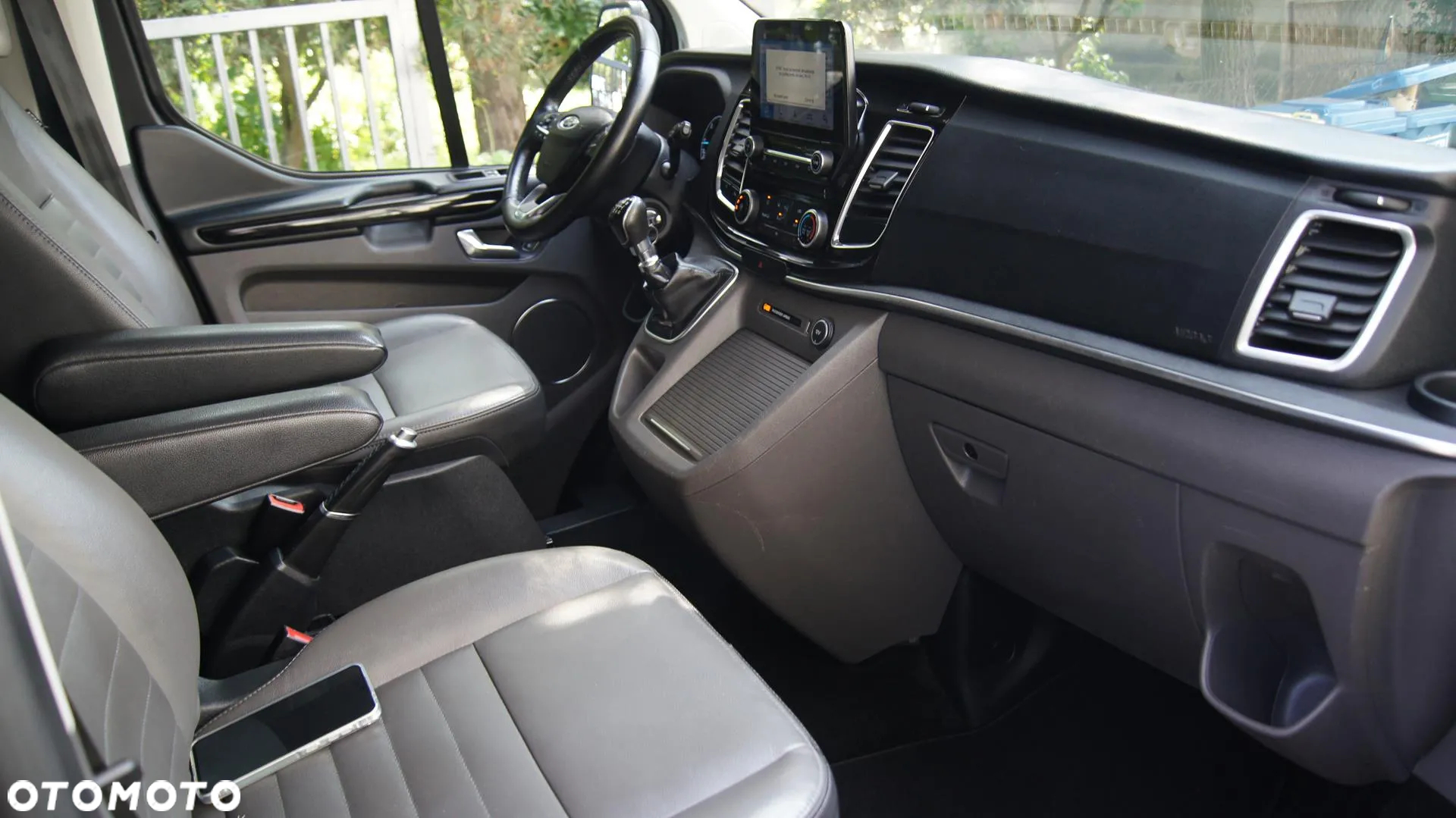 Ford Tourneo Custom 2.0 EcoBlue L2 Shuttle Bus Titanium - 16