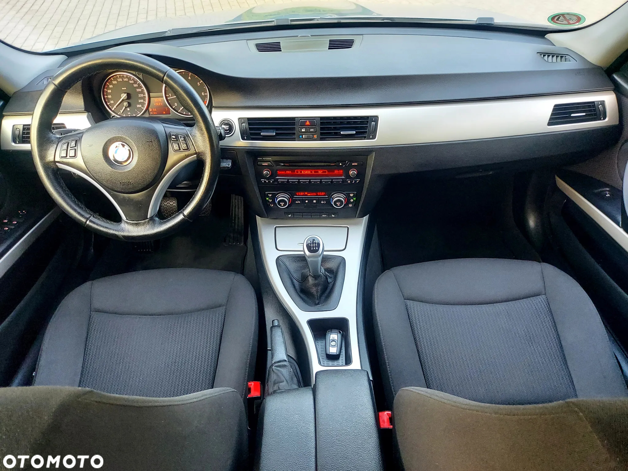 BMW Seria 3 318i - 30