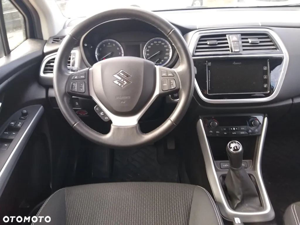 Suzuki SX4 S-Cross 1.0 T Premium 4WD - 11