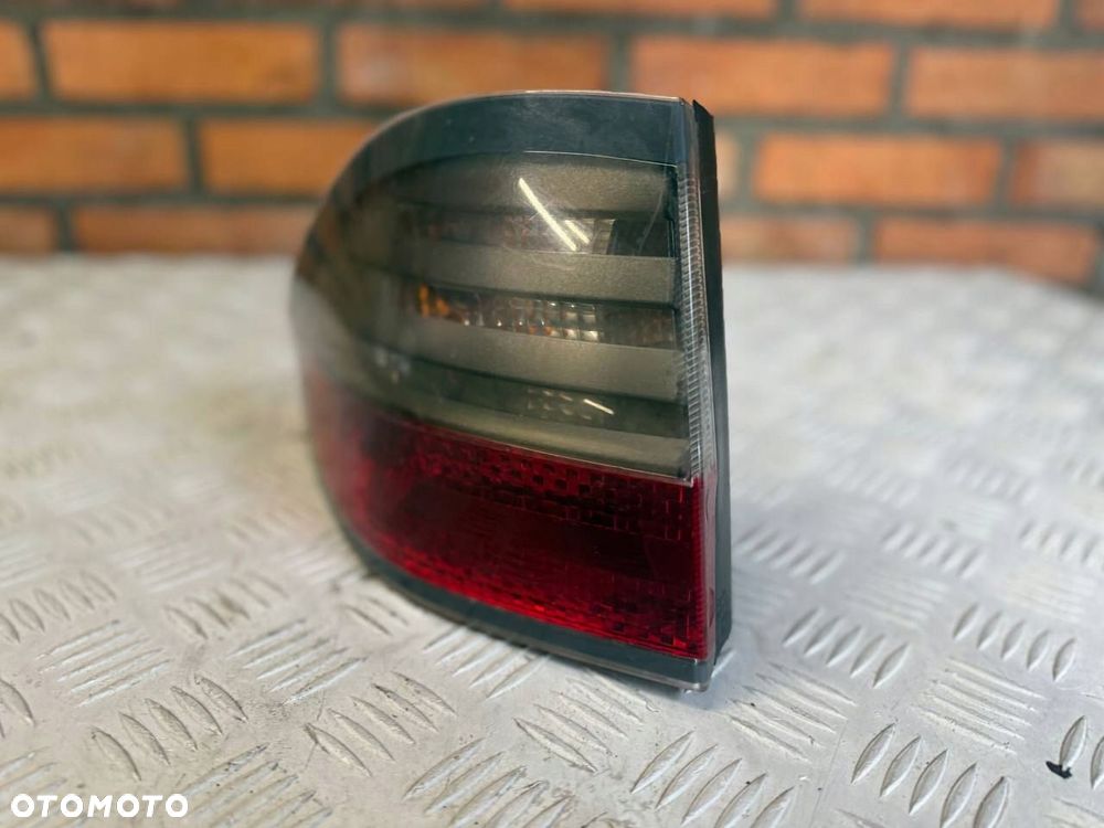 LAMPA LEWA TYLNA FORD S-MAX - 2