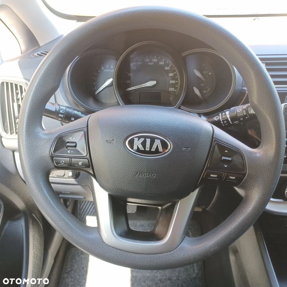 Kia Rio - 17