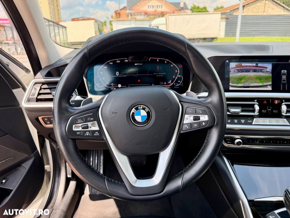 BMW Seria 3 330e Aut. Luxury Line - 17