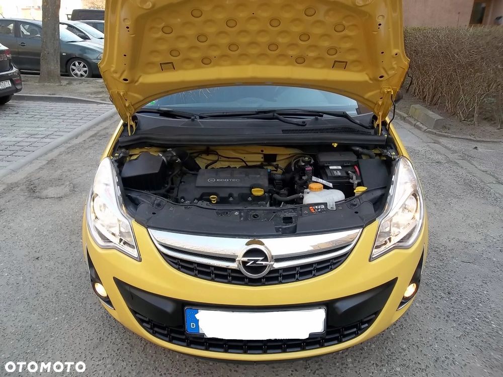 Opel Corsa 1.2 16V Cosmo - 29