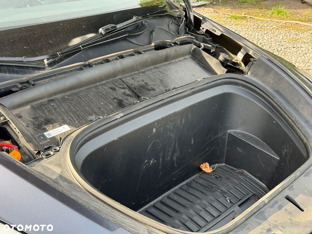 Tesla Model Y Long Range Dual Motor AWD - 5