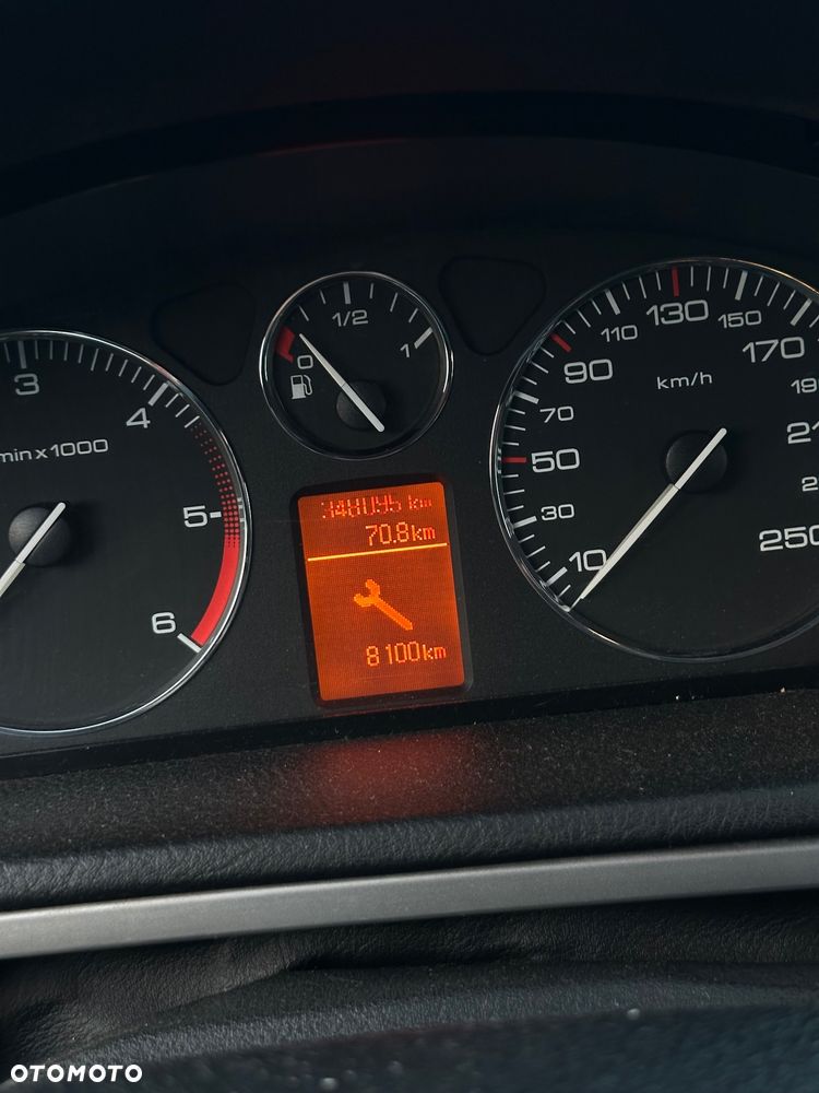 Peugeot 407 2.0 HDI Intense - 16