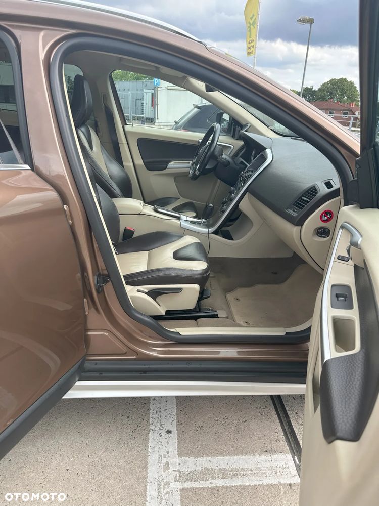 Volvo XC 60 D5 AWD Summum - 24