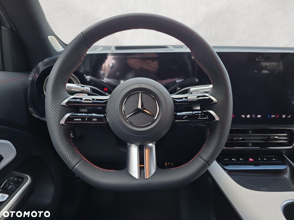 Mercedes-Benz GLB - 15