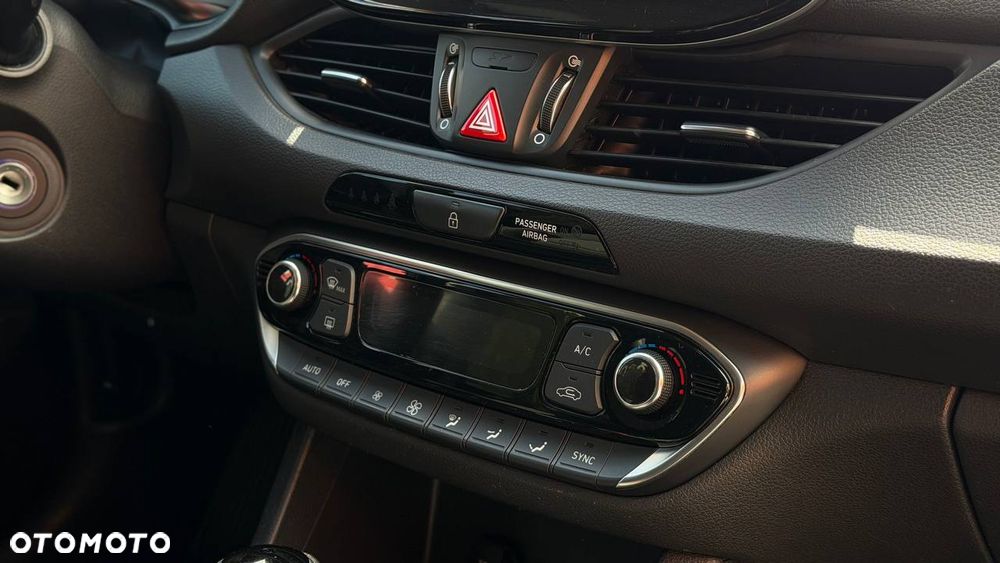 Hyundai i30 1.6 D Style DCT - 12