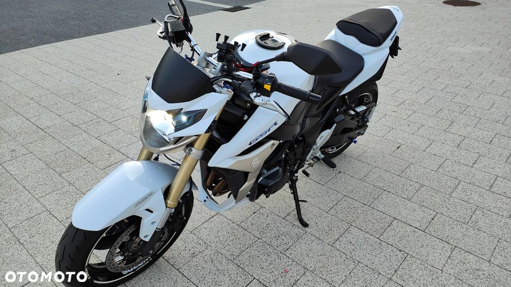 Suzuki GSR - 30