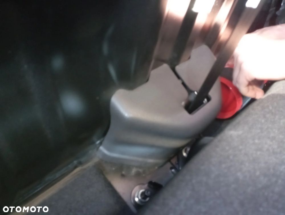 Osłona obudowa zwijaka pasa ISUZU D-max 2012-2020 - 2