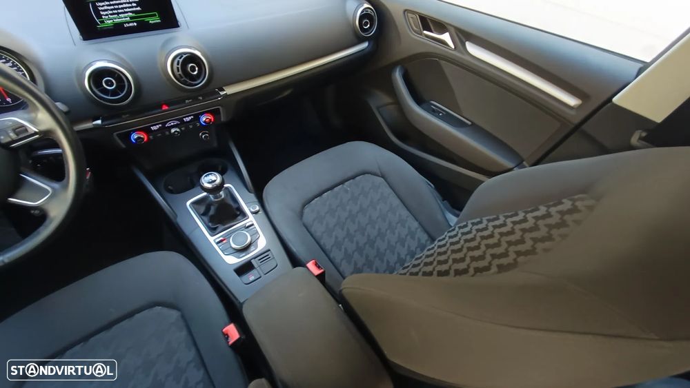 Audi A3 Sportback 1.6 TDI B.Line Attraction Ultra - 12