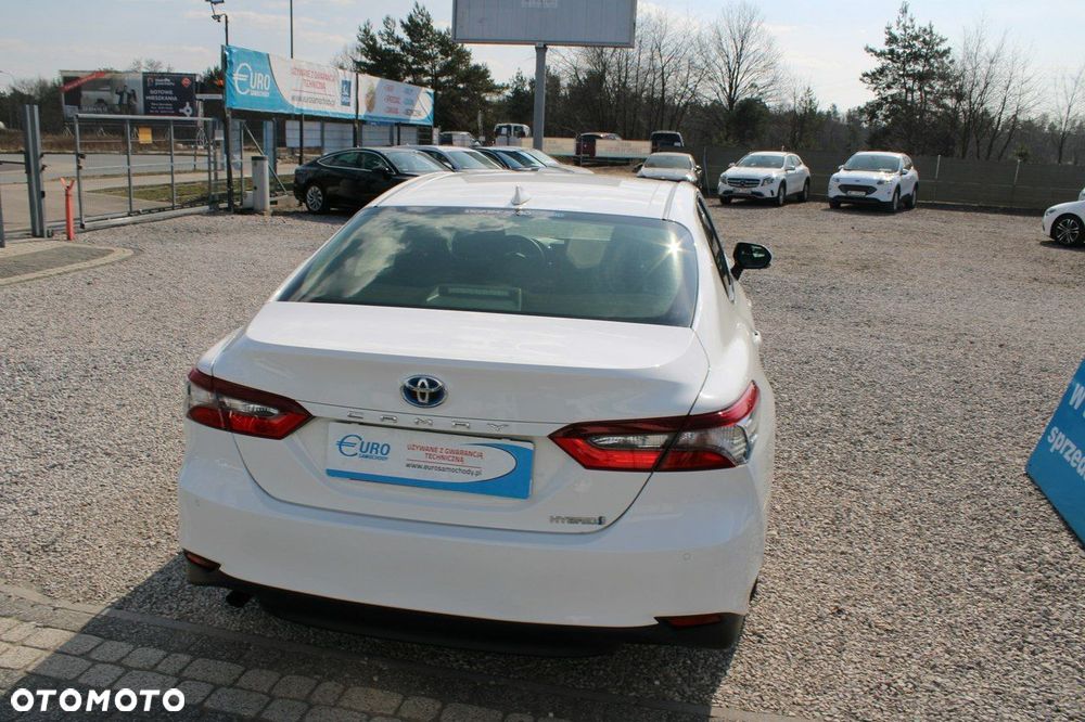 Toyota Camry - 7