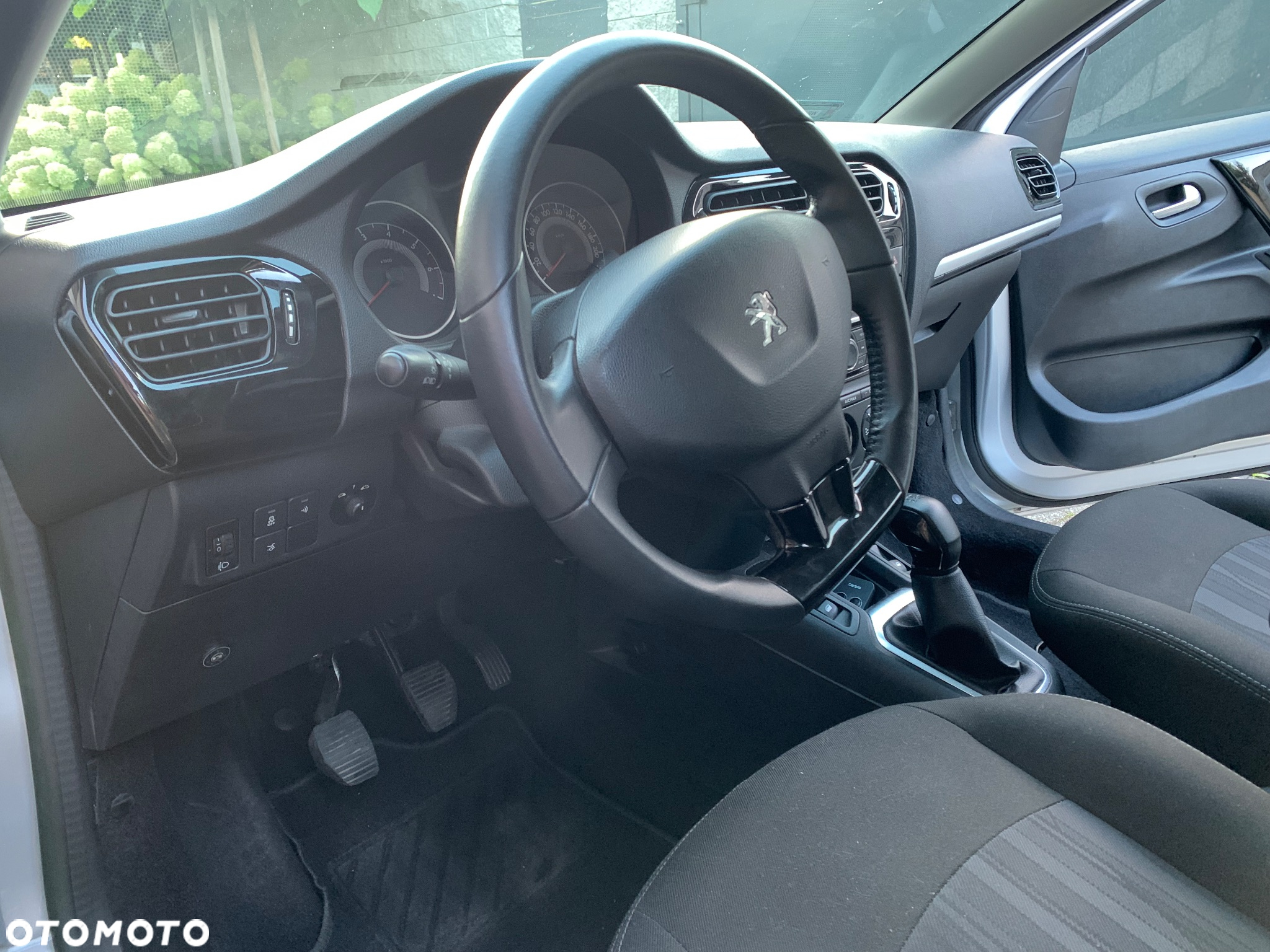 Peugeot 301 1.6 VTi Allure - 9
