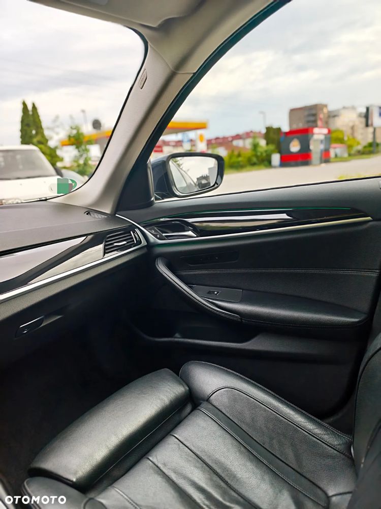 BMW Seria 5 520d Efficient Dynamics Edition Sport Line - 18