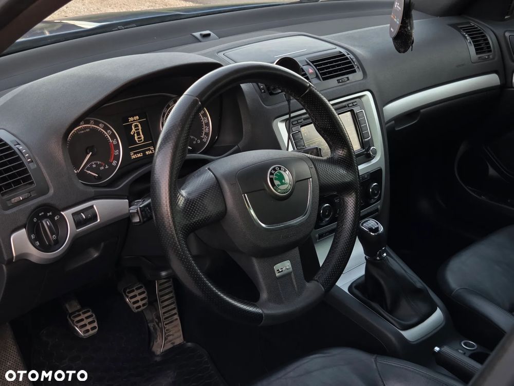 Skoda Octavia 2.0 TDI RS - 11