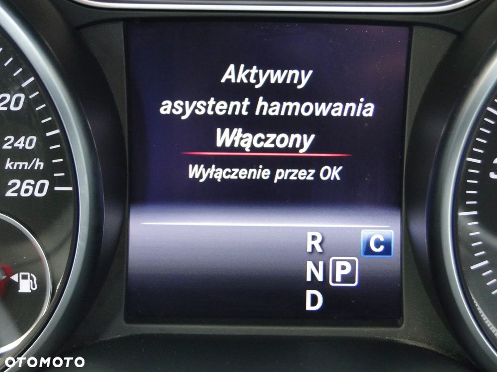 Mercedes-Benz CLA 200 7G-DCT AMG Line - 34