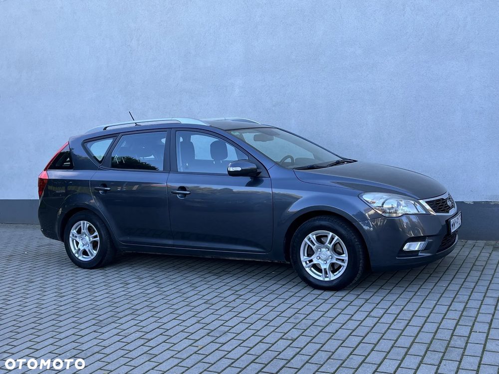 Kia Ceed 2011 photo 3
