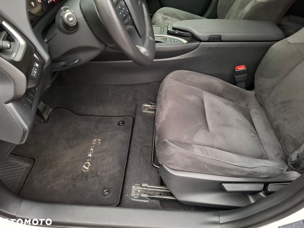Lexus UX 200 Optimum 2WD - 14