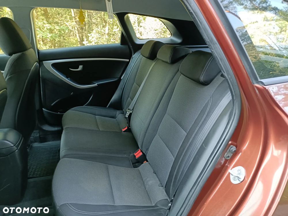 Hyundai i30 1.6 Comfort - 11