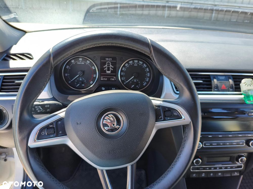 Skoda RAPID 1.2 TSI Elegance - 9
