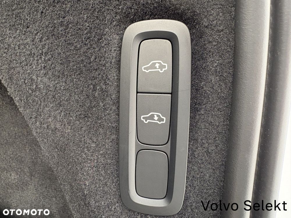 Volvo XC 90 - 32