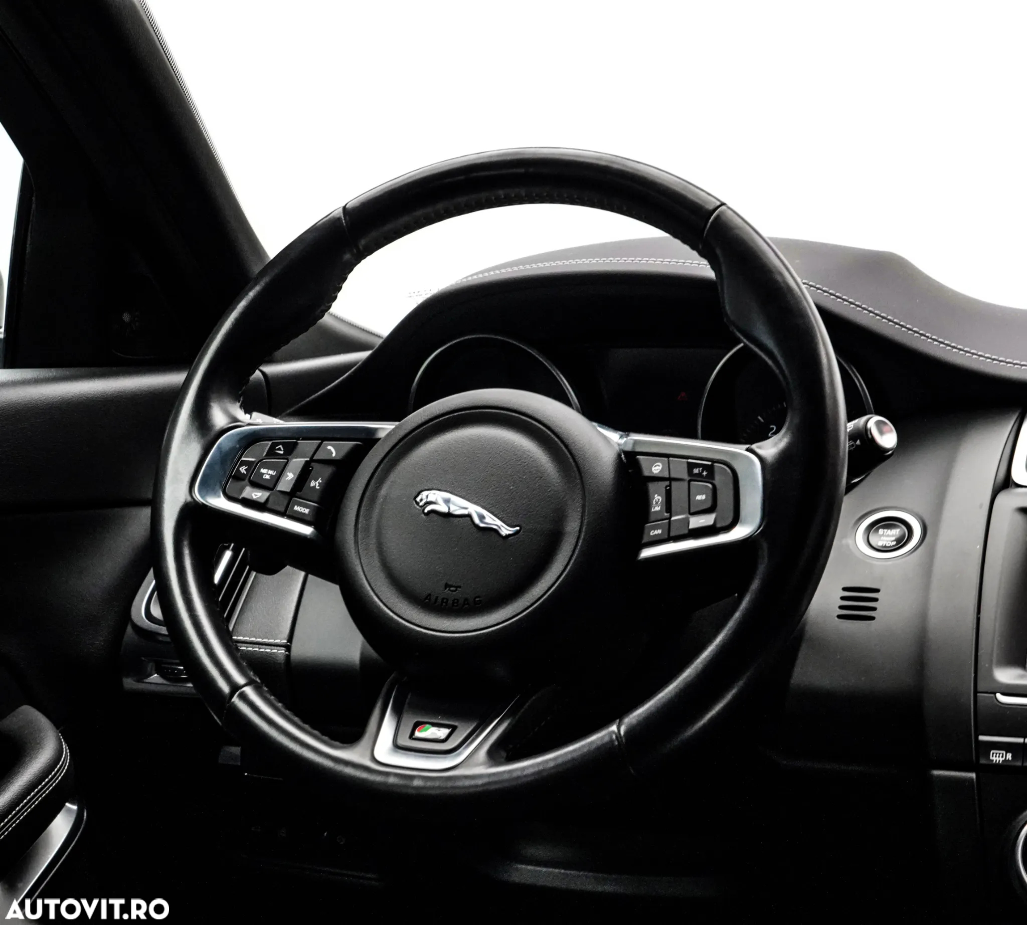 Jaguar E-Pace D240 AWD R-Dynamic S - 17