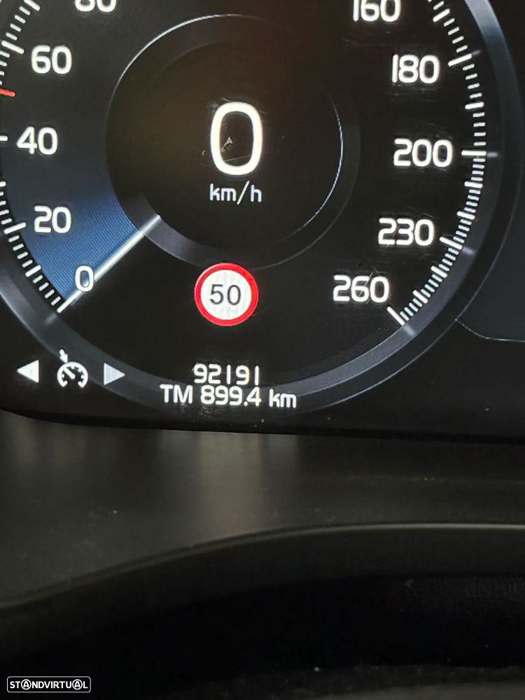 Volvo XC 60 2.0 D4 Momentum AWD Cluster A Geartronic - 18