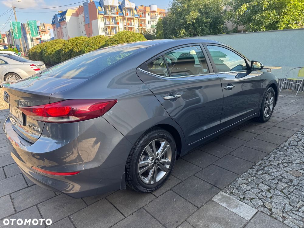 Hyundai Elantra 1.6 Premium - 19