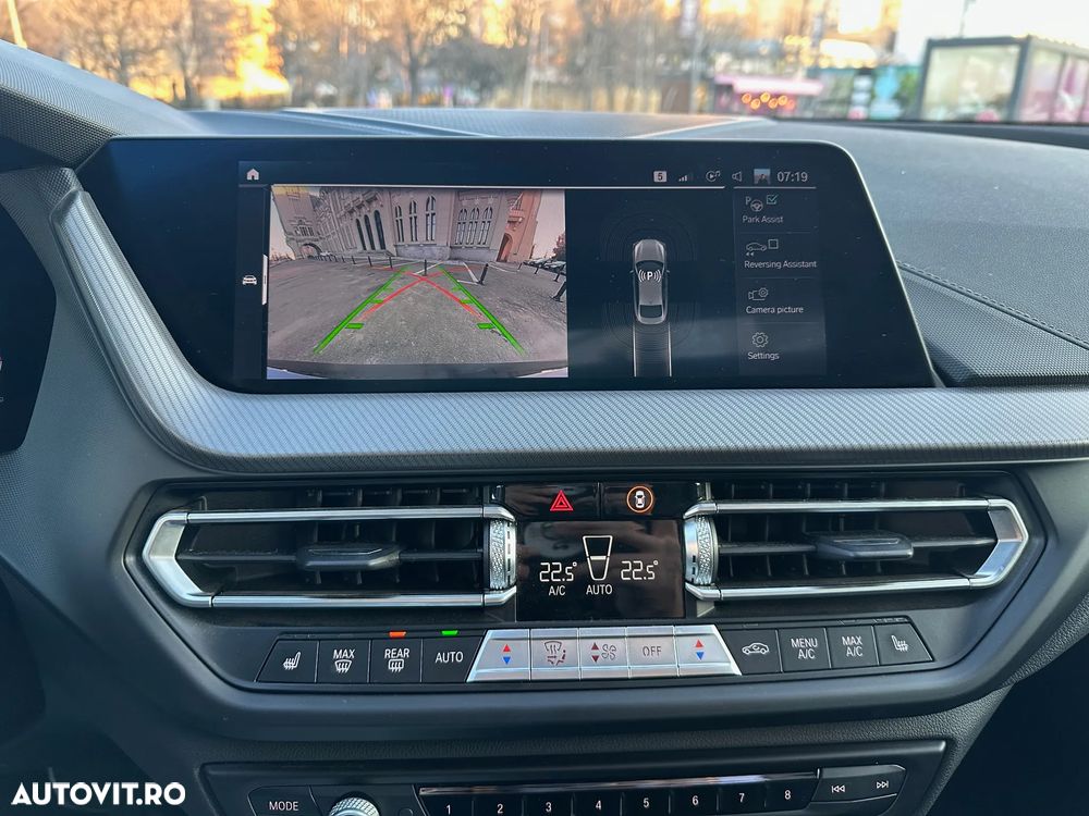 BMW M2 M235i xDrive - 18