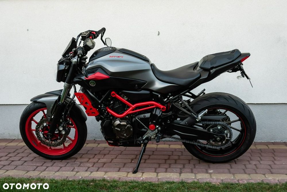 Yamaha MT - 5