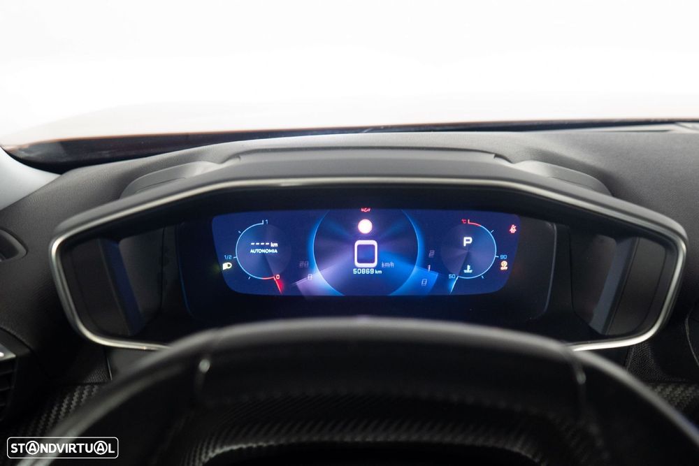 Peugeot 2008 1.2 PureTech Allure EAT8 - 29