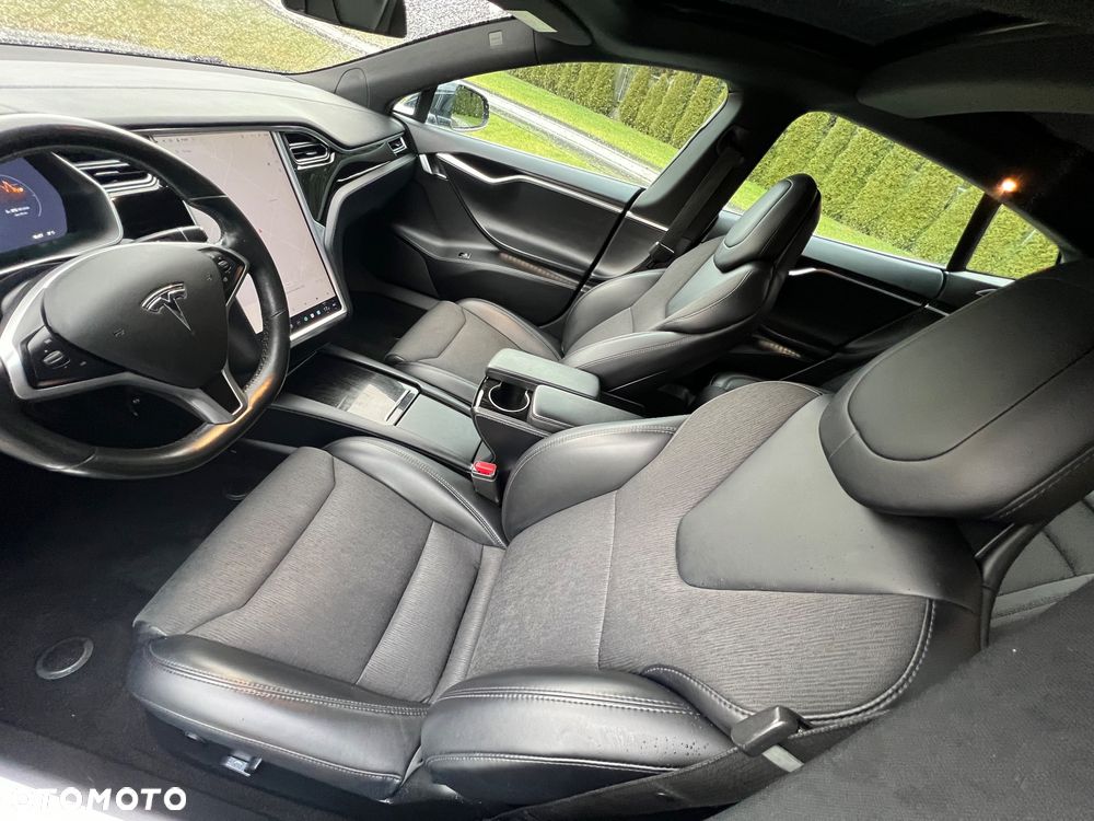 Tesla Model S - 5