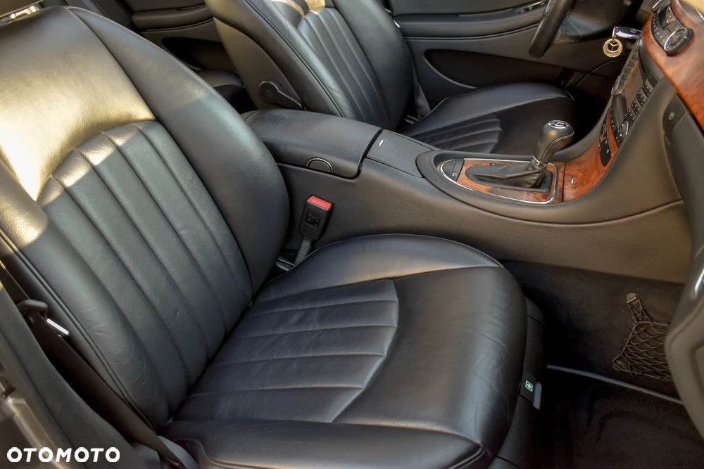 Mercedes-Benz CLS 350 CGI 7G-TRONIC - 36