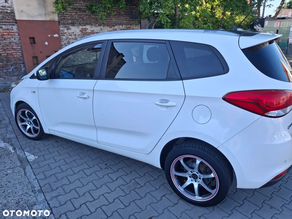 Kia Carens 1.7 CRDi Spirit - 1