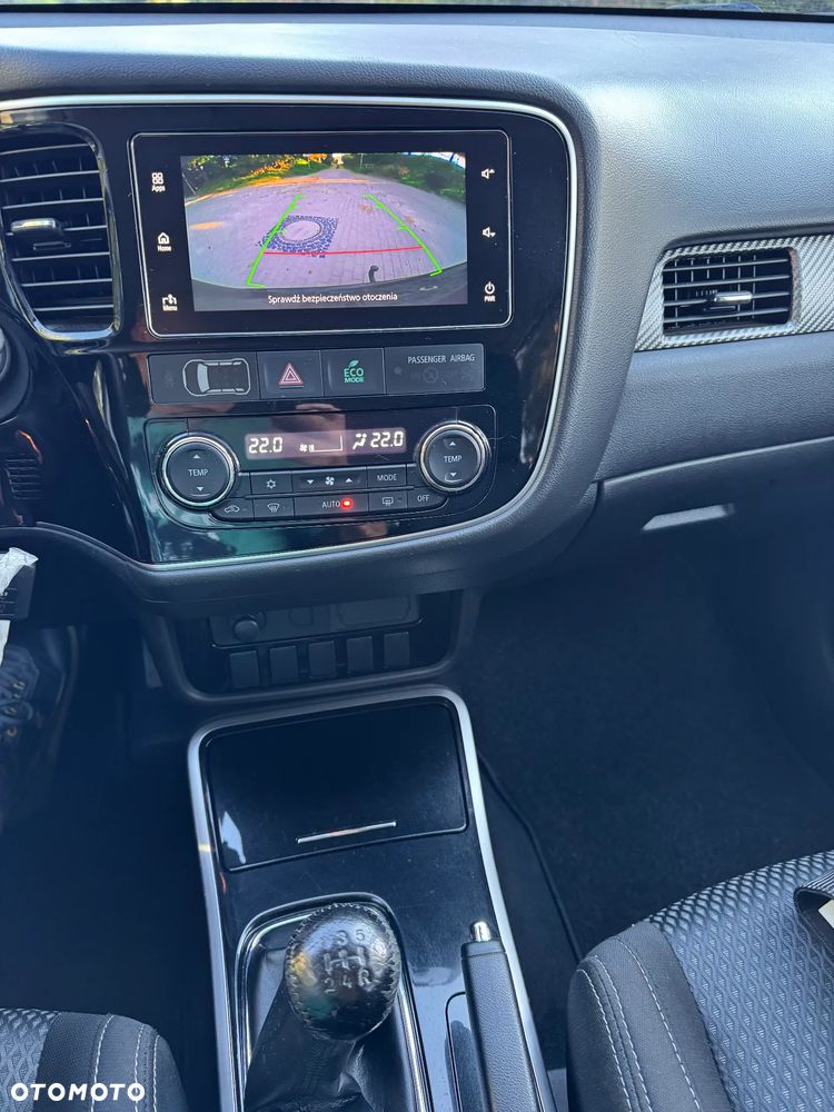 Mitsubishi Outlander - 16