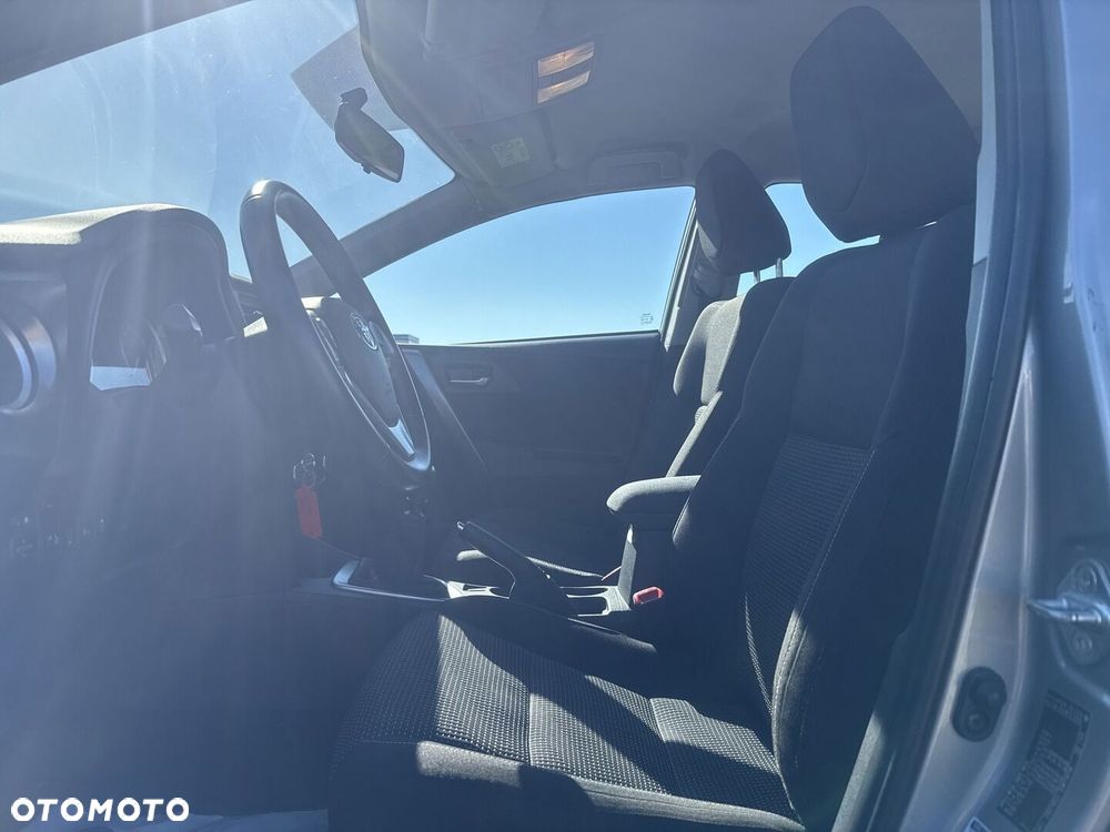 Toyota Auris 1.6 Premium Comfort - 18
