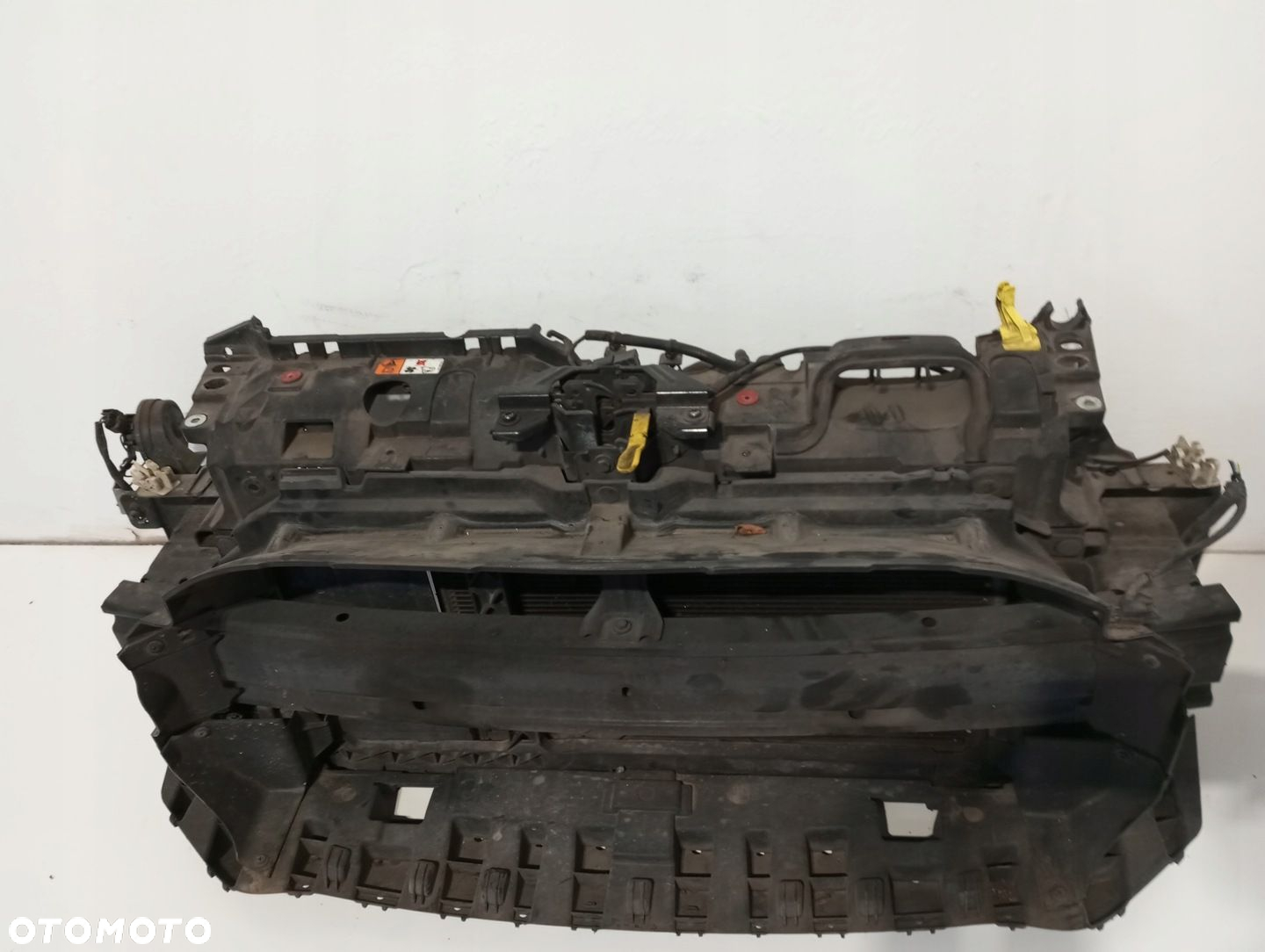 Pas przedni CHŁODNICE FORD FIESTA MK7 LIFT - 2