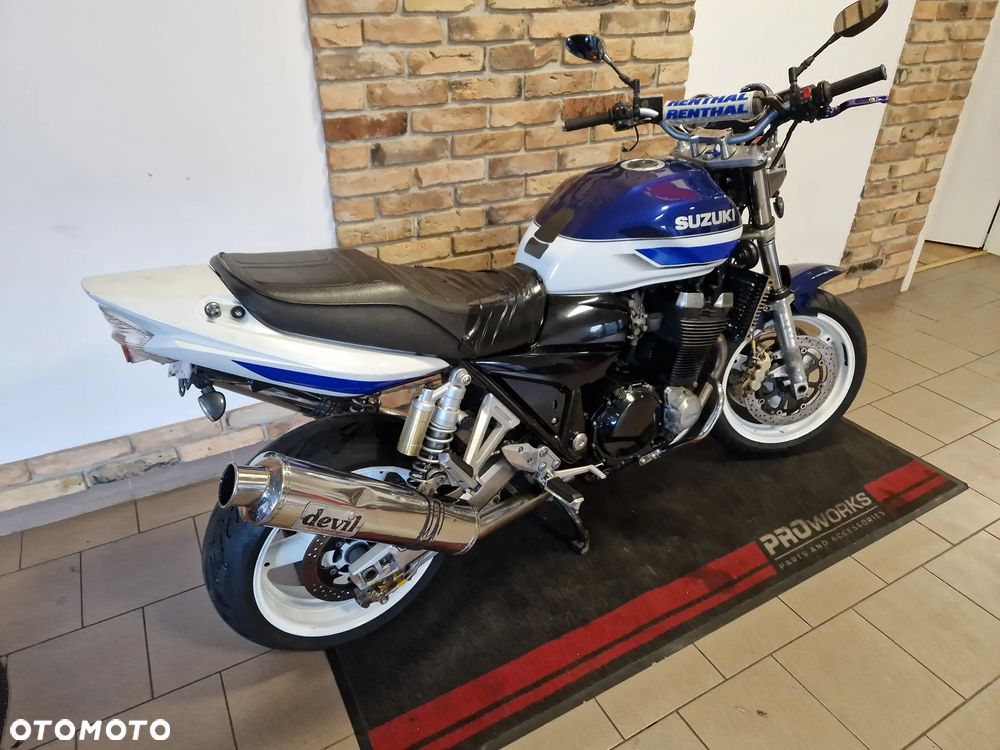 Suzuki GSX - 8