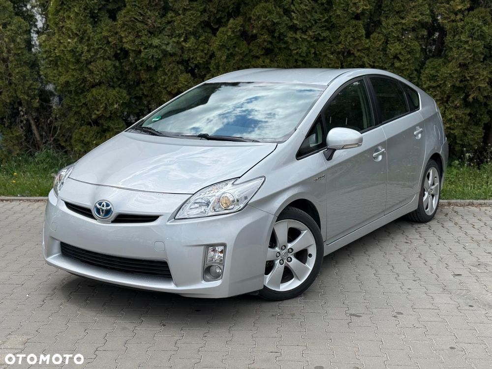 Toyota Prius (Hybrid) - 1