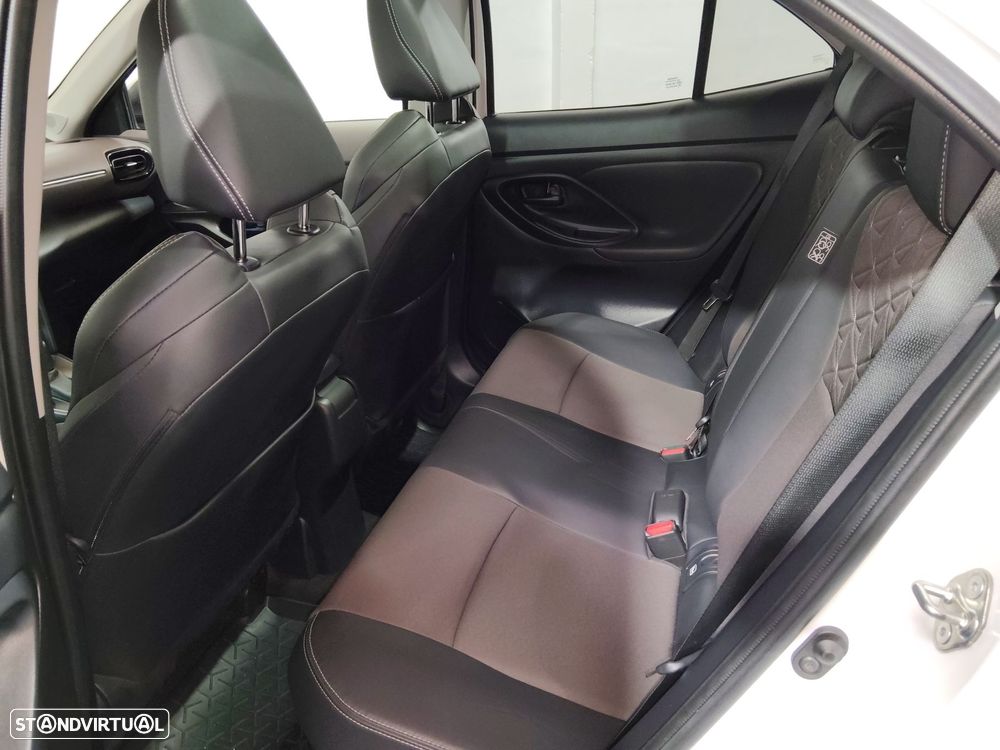 Toyota Yaris Cross 1.5 HDF Luxury - 13